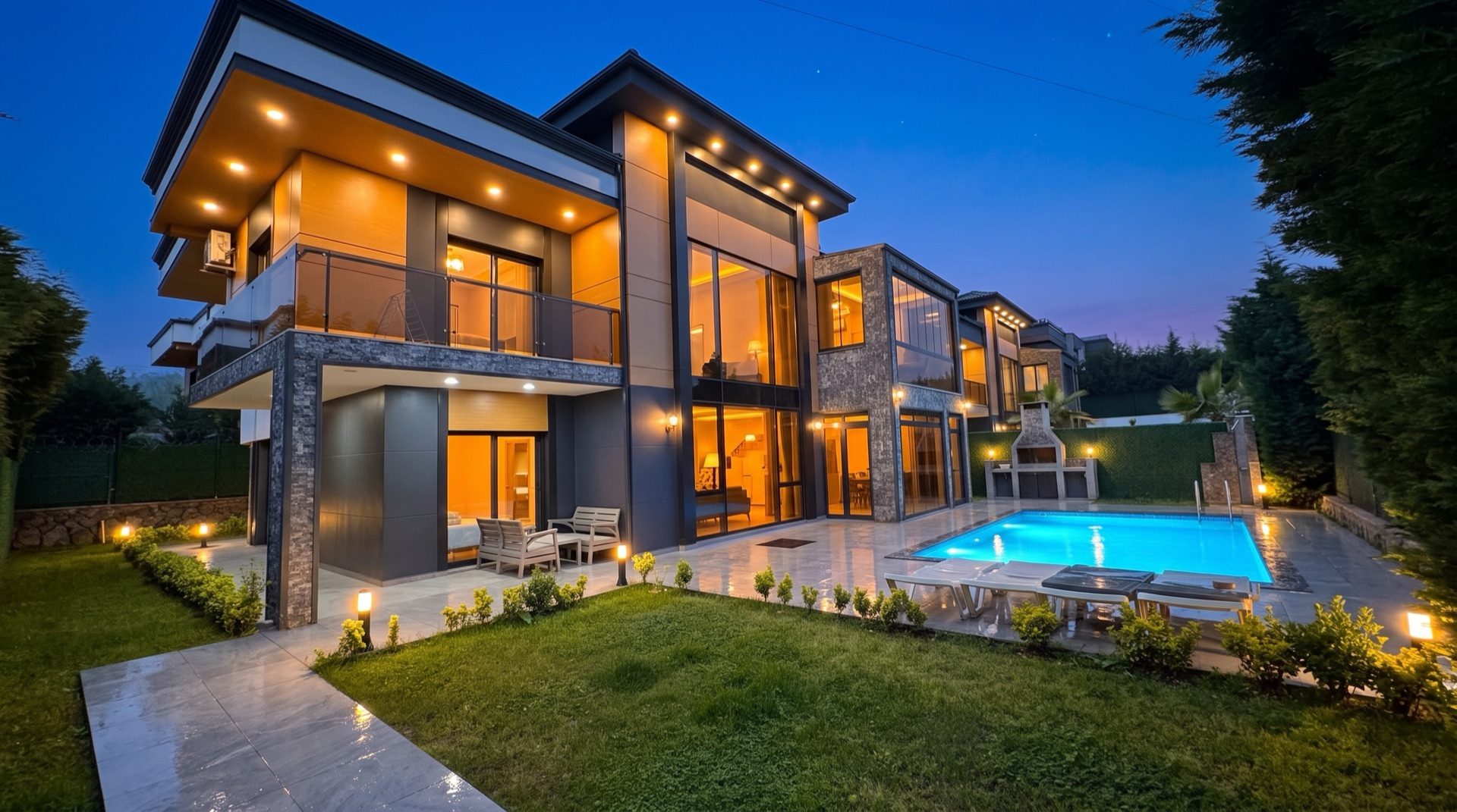 Villa Emre Sapanca villa gece havuz aydınlatması